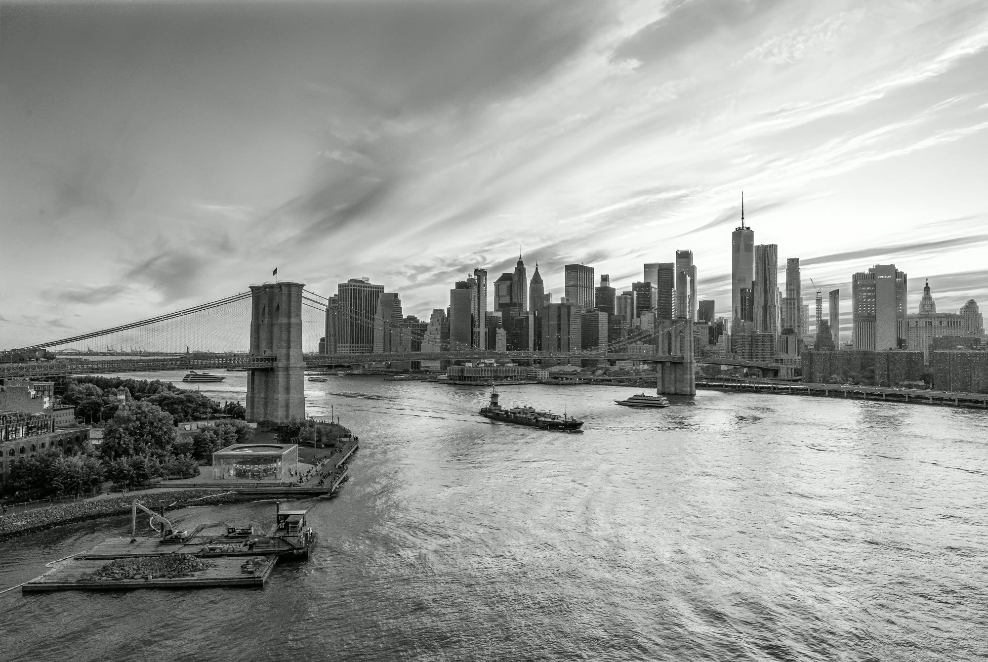 Brooklyn Bridge and the Manhattan skyline